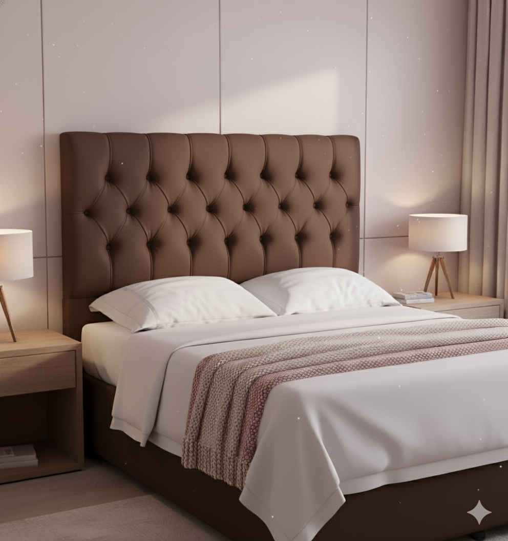 Cabeceira com detalhes amadeirados